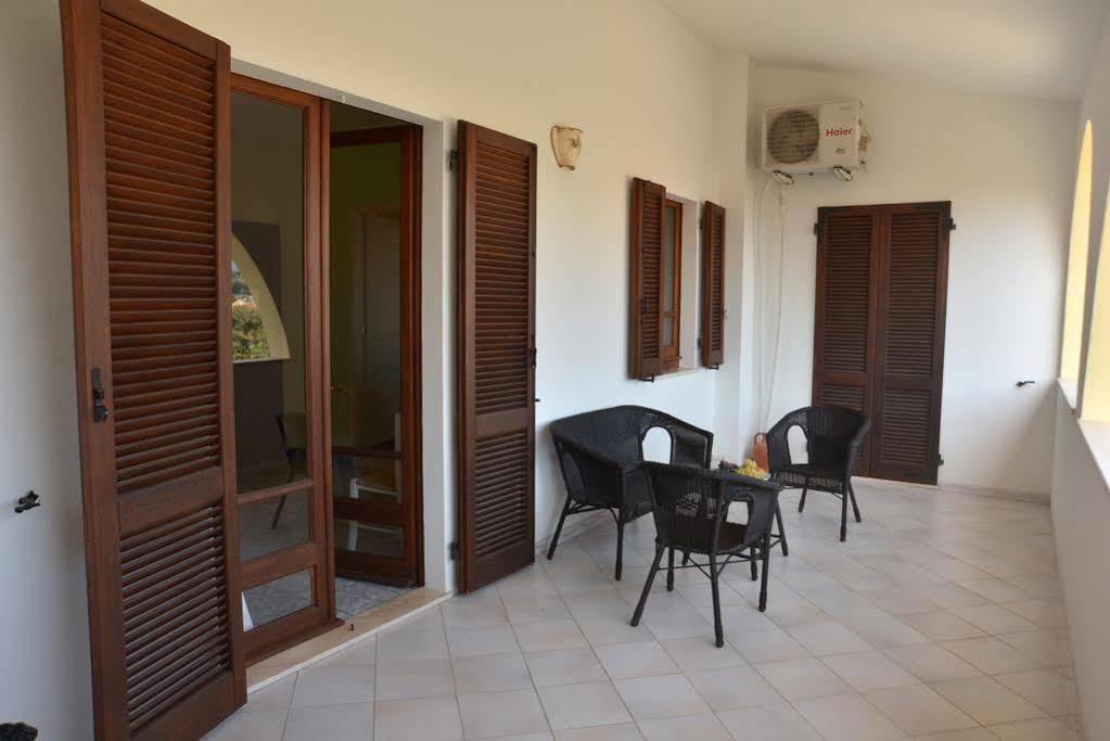 S'Apposentu Affittacamere Pula Exterior foto
